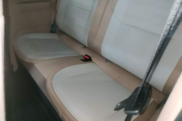 Used Geely Galaxy Panda 2024 Panda Mini 200km Longteng PRO Edition Left Rear Seat