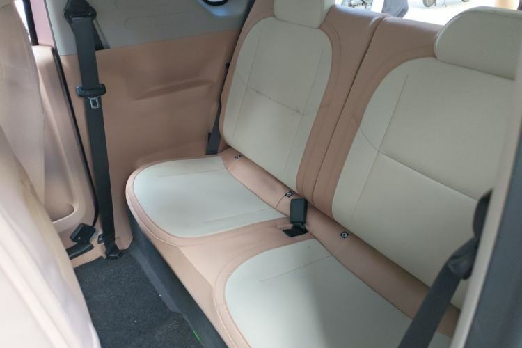 Used Geely Galaxy Panda 2024 Panda Mini 200km Endurance Bear Left Rear Seat