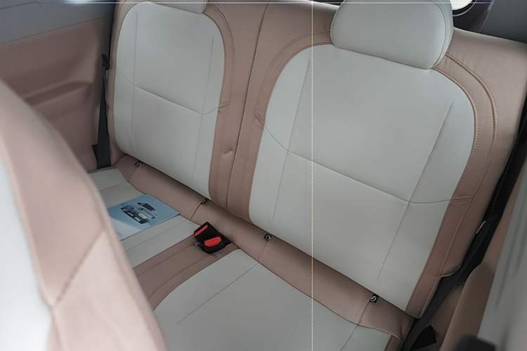 Used Geely Galaxy Panda 2024 Panda Mini 200km Endurance Bear Left Rear Seat