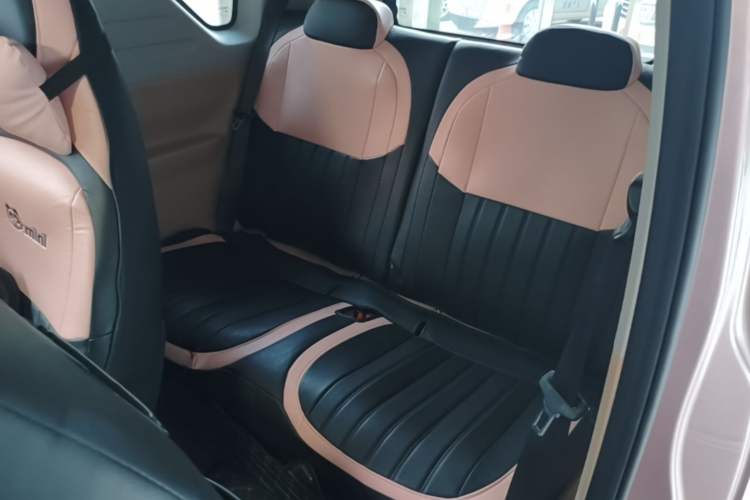 Used Geely Galaxy Panda 2024 Panda Mini 200km Endurance Bear Left Rear Seat