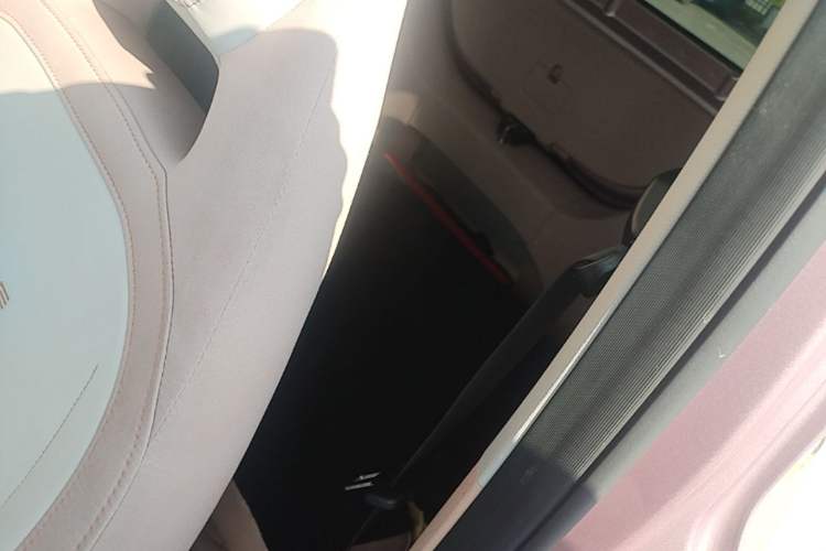 Used Geely Galaxy Panda 2024 Panda Mini 200km Endurance Bear Left Rear Seat