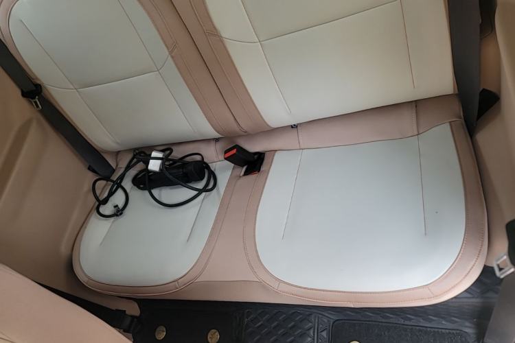 Used Geely Galaxy Panda 2024 Panda Mini 200km Endurance Bear Left Rear Seat