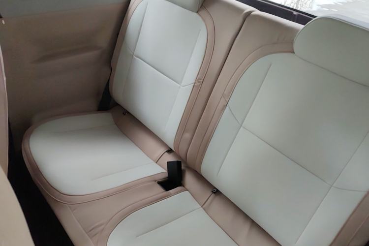 Used Geely Galaxy Panda 2024 Panda Mini 200km Endurance Bear Left Rear Seat