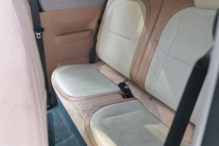 Used Geely Galaxy Panda 2024 Panda Mini 200km Endurance Bear Left Rear Seat