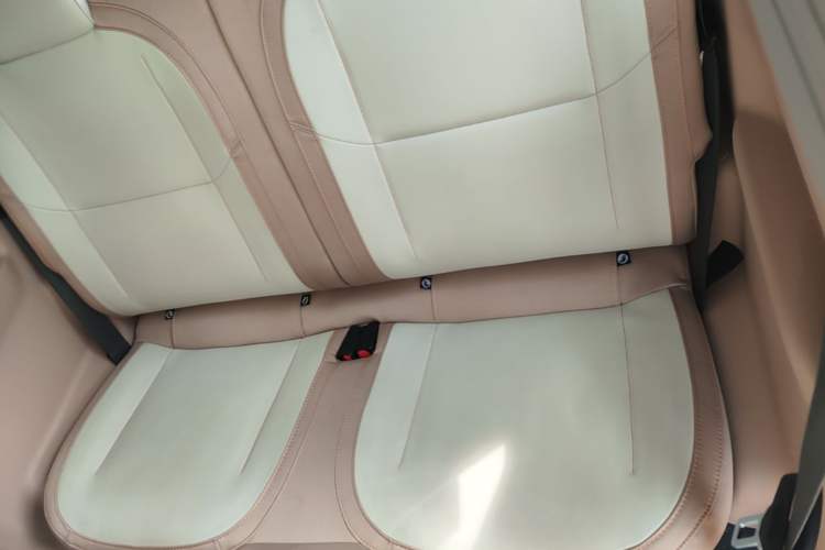 Used Geely Galaxy Panda 2024 Panda Mini 200km Endurance Bear Left Rear Seat