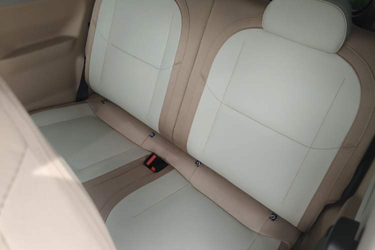 Used Geely Galaxy Panda 2024 Panda Mini 200km Endurance Bear Left Rear Seat