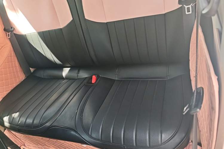 Used Geely Galaxy Panda 2024 Panda Mini 200km Endurance Bear Left Rear Seat