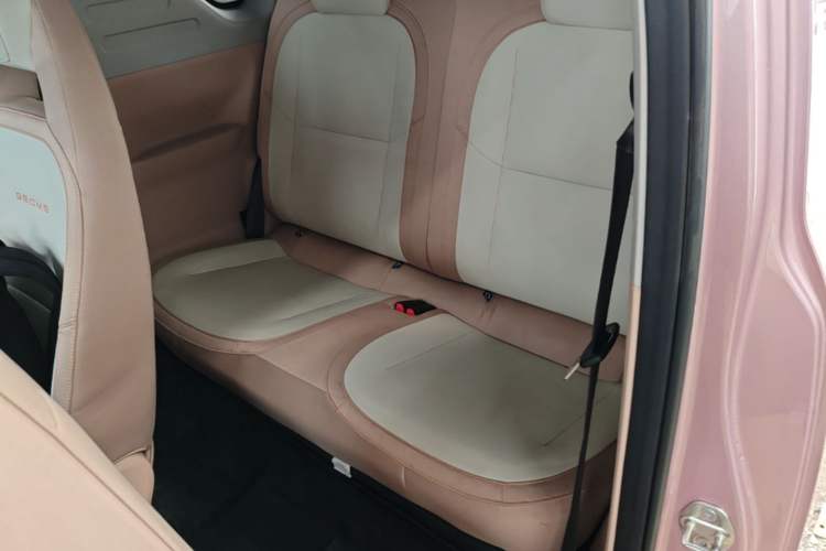 Used Geely Galaxy Panda 2024 Panda Mini 200km Endurance Bear Left Rear Seat