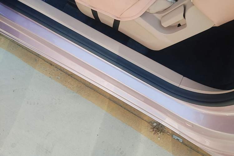 Used Geely Galaxy Panda 2024 Panda Mini 200km Endurance Bear Left Side Sill