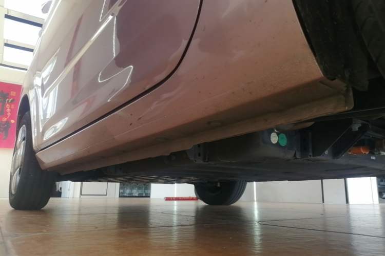 Used Geely Galaxy Panda 2024 Panda Mini 200km Endurance Bear Left Side Sill