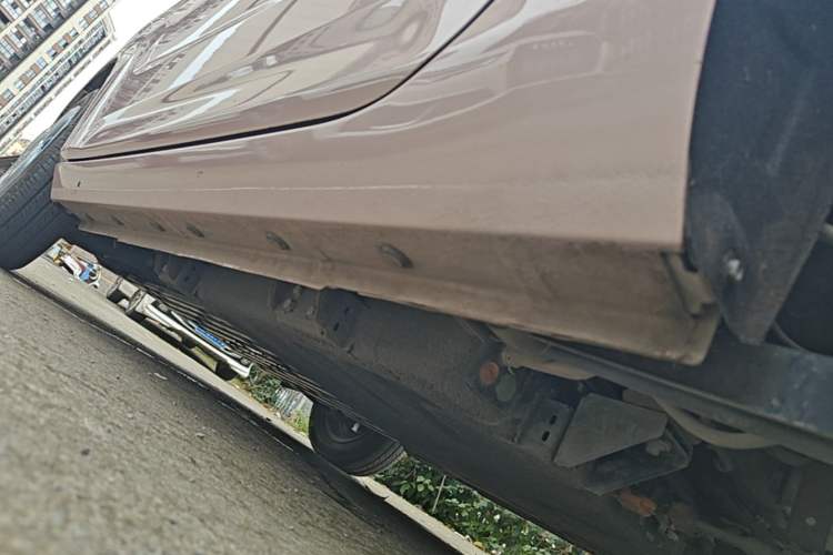 Used Geely Galaxy Panda 2024 Panda Mini 200km Endurance Bear Left Side Sill