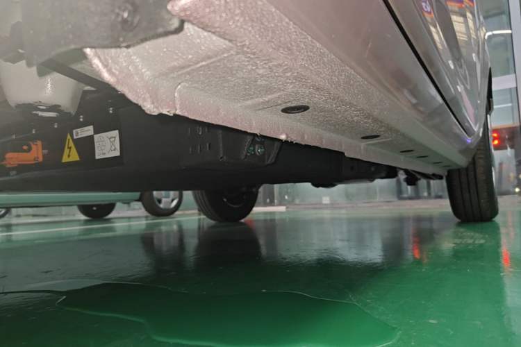 Used Geely Galaxy Panda 2024 Panda Mini 200km Longteng PRO Edition Left Side Sill