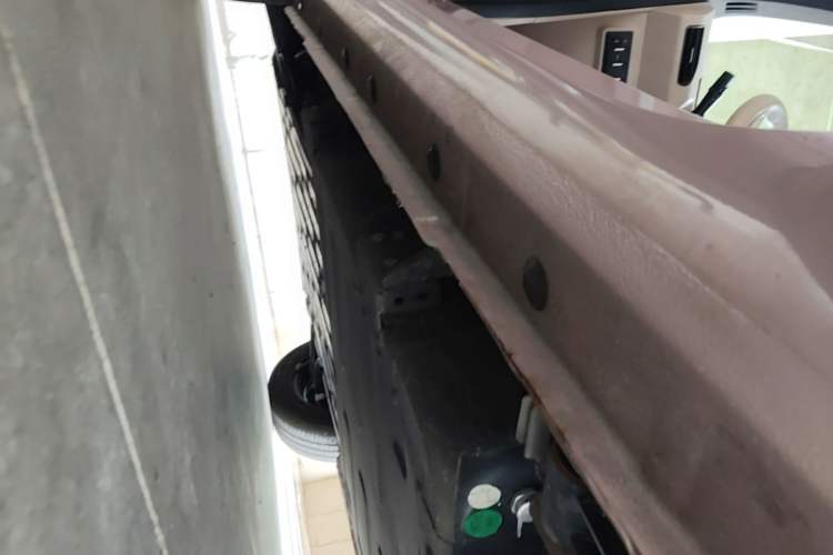 Used Geely Galaxy Panda 2024 Panda Mini 200km Endurance Bear Left Side Sill