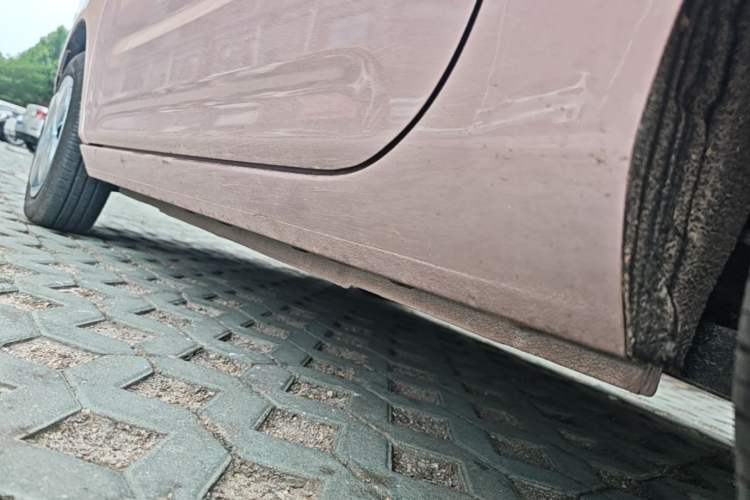 Used Geely Galaxy Panda 2024 Panda Mini 200km Endurance Bear Left Side Sill