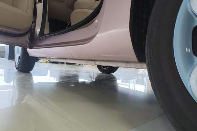 Used Geely Galaxy Panda 2024 Panda Mini 200km Longteng PRO Edition Left Side Sill