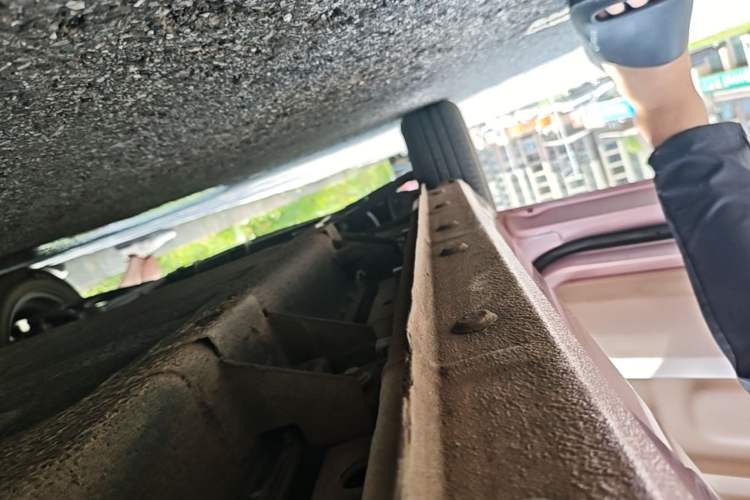 Used Geely Galaxy Panda 2024 Panda Mini 200km Endurance Bear Left Side Sill