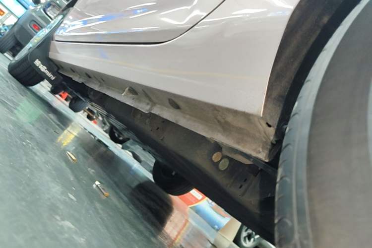 Used Geely Galaxy Panda 2024 Panda Mini 200km Longteng PRO Edition Left Side Sill