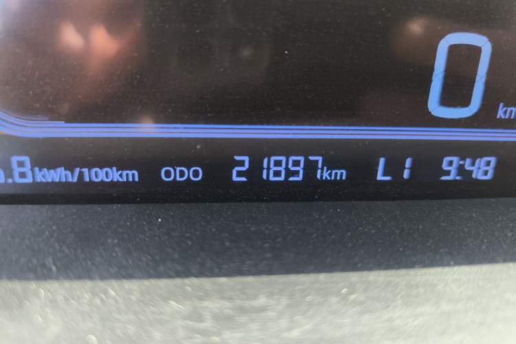 Used Geely Galaxy Panda 2024 Panda Mini 200km Endurance Bear Odometer Close Up