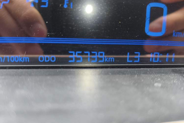 Used Geely Galaxy Panda 2024 Panda Mini 200km Endurance Bear Odometer Close Up