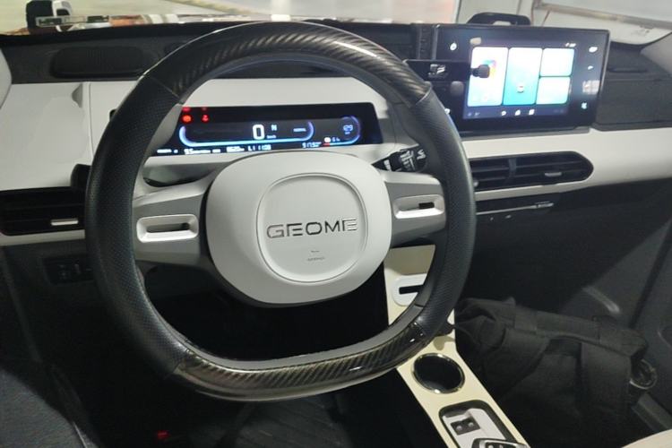 Used Geely Galaxy Panda 2024 200km Panda Rider Center Console