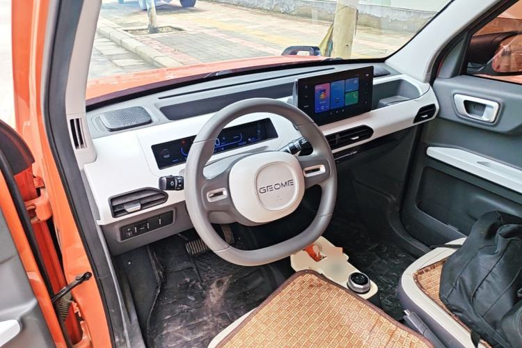 Used Geely Galaxy Panda 2024 200km Panda Rider Center Console