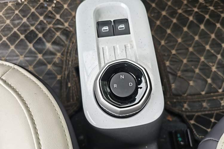 Used Geely Galaxy Panda 2024 200km Panda Rider Gear Lever