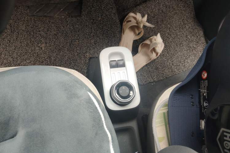 Used Geely Galaxy Panda 2024 200km Panda Rider Gear Lever