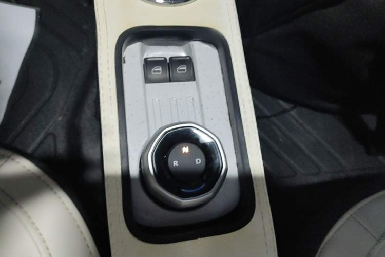 Used Geely Galaxy Panda 2024 200km Panda Rider Gear Lever
