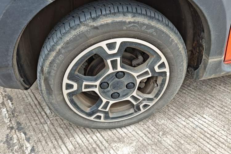 Used Geely Galaxy Panda 2024 200km Panda Rider Left Front Wheel Hub