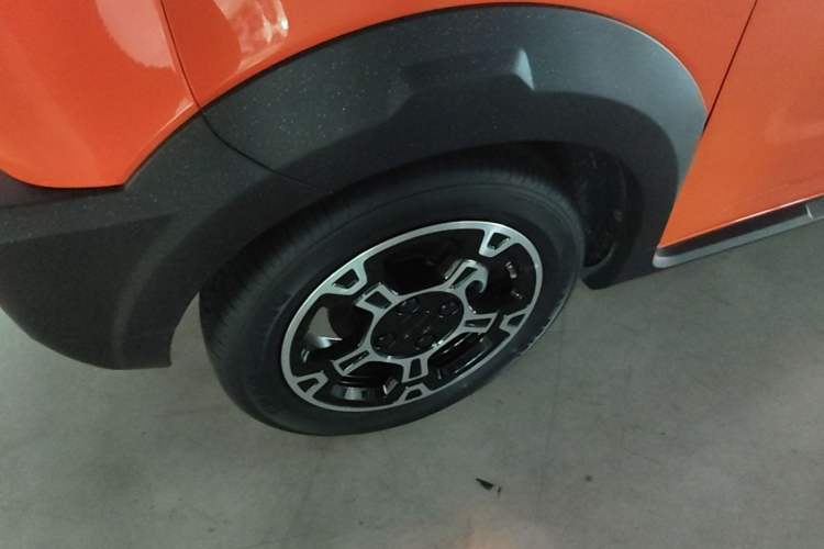 Used Geely Galaxy Panda 2024 200km Panda Rider Left Front Wheel Hub
