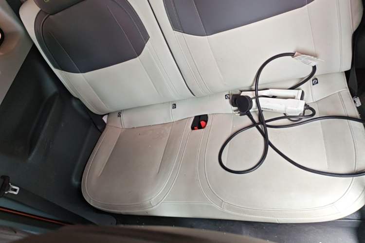 Used Geely Galaxy Panda 2024 200km Panda Rider Left Rear Seat