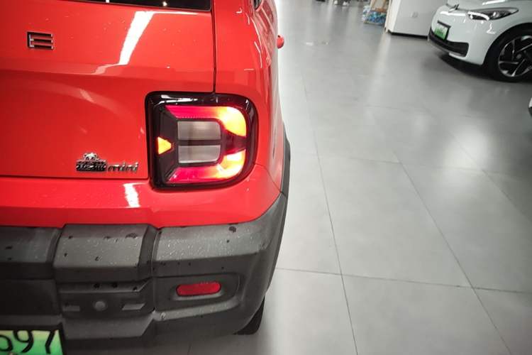 Used Geely Galaxy Panda 2024 200km Panda Rider Right Rear Taillight