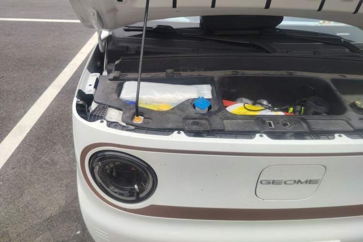 Used Geely Galaxy Panda 2024 Panda Mini 200km Endurance Bear Engine Bay Right