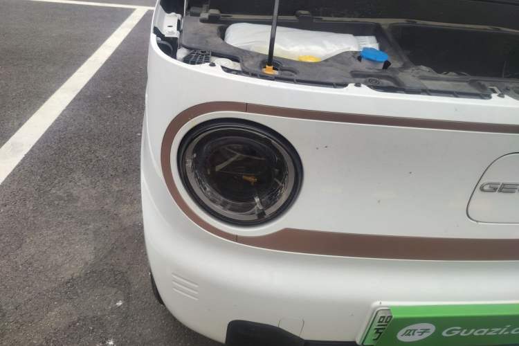 Used Geely Galaxy Panda 2024 Panda Mini 200km Endurance Bear Right Front Headlight