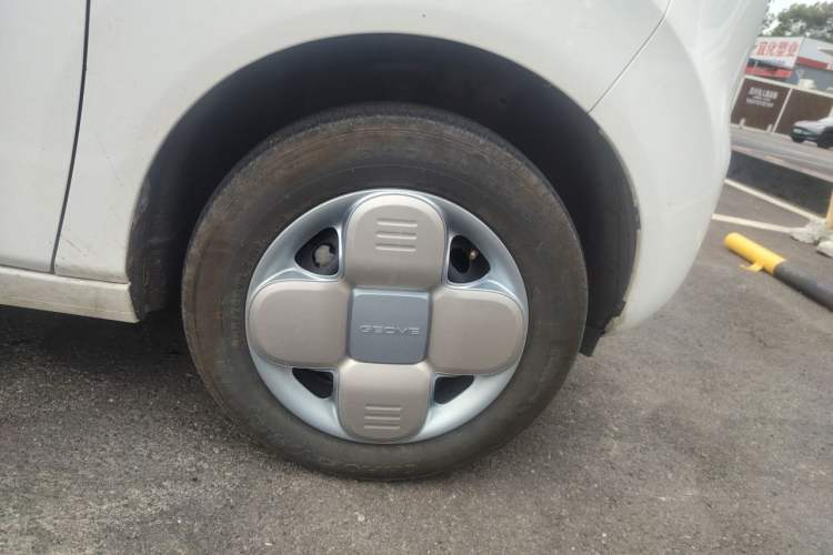 Used Geely Galaxy Panda 2024 Panda Mini 200km Endurance Bear Right Front Wheel Hub