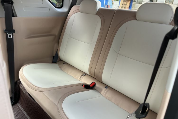 Used Geely Galaxy Panda 2024 Panda Mini 200km Endurance Bear Interior 2