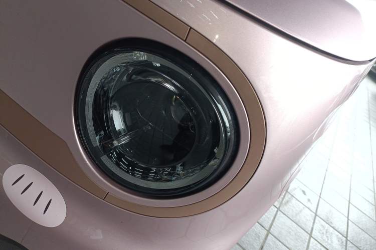 Used Geely Galaxy Panda 2024 Panda Mini 200km Endurance Bear Left Front Headlight