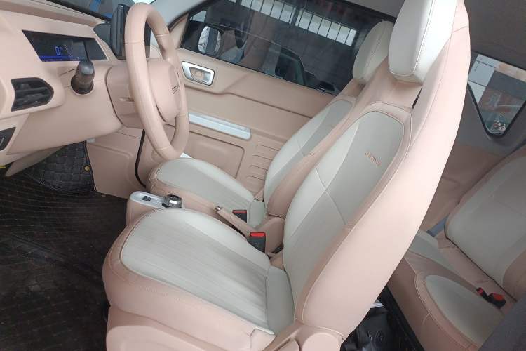 Used Geely Galaxy Panda 2024 Panda Mini 200km Endurance Bear Left Front Seat