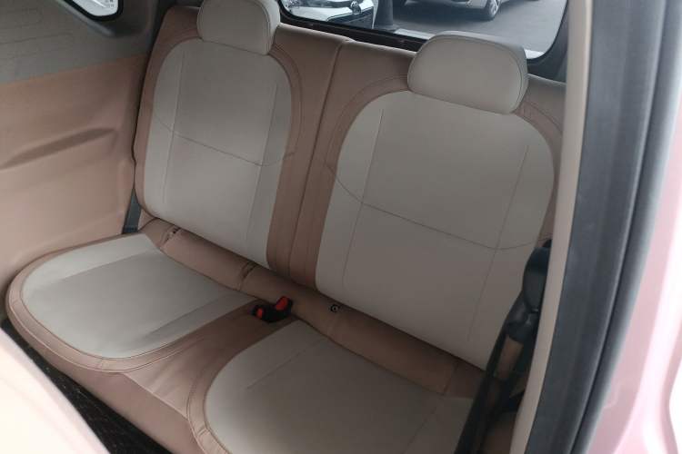 Used Geely Galaxy Panda 2024 Panda Mini 200km Endurance Bear Left Rear Seat