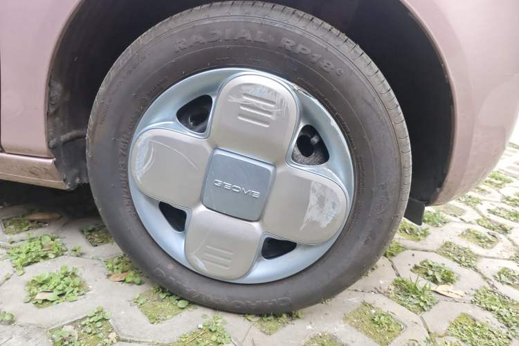Used Geely Galaxy Panda 2024 Panda Mini 200km Longteng PRO Edition Right Front Wheel Hub