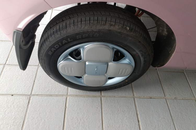 Used Geely Galaxy Panda 2024 Panda Mini 200km Endurance Bear Right Rear Wheel Hub