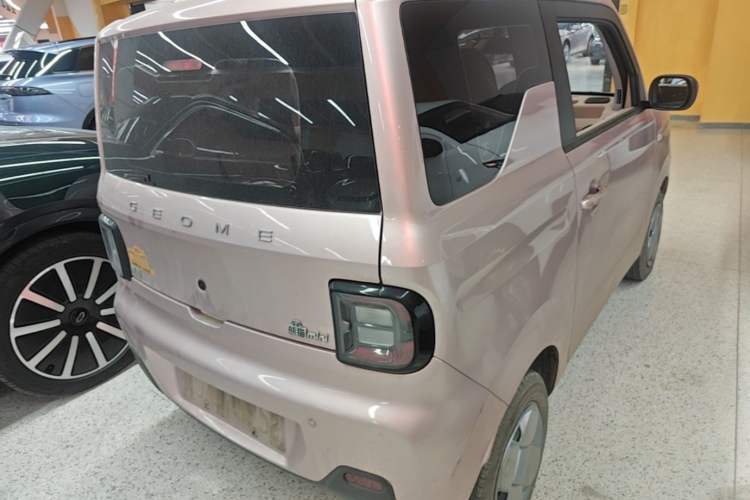 Used Geely Galaxy Panda 2024 Panda Mini 200km Endurance Bear Rear Right 45 Deg