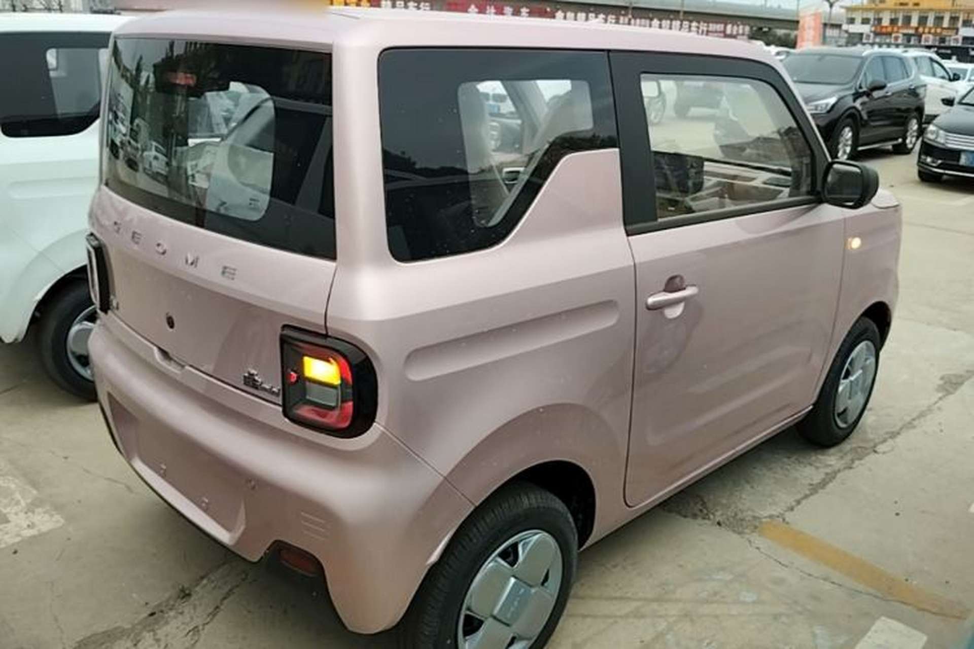 Used Geely Galaxy Panda 2024 Panda Mini 200km Endurance Bear Rear Right 45 Deg