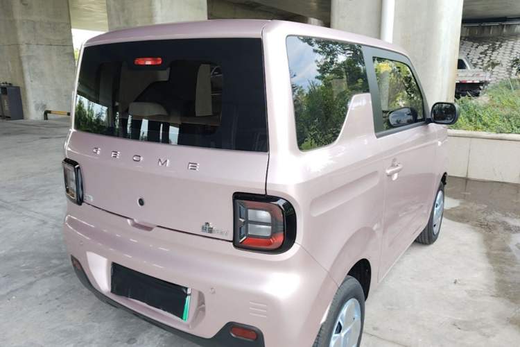 Used Geely Galaxy Panda 2024 Panda Mini 200km Endurance Bear Rear Right 45 Deg
