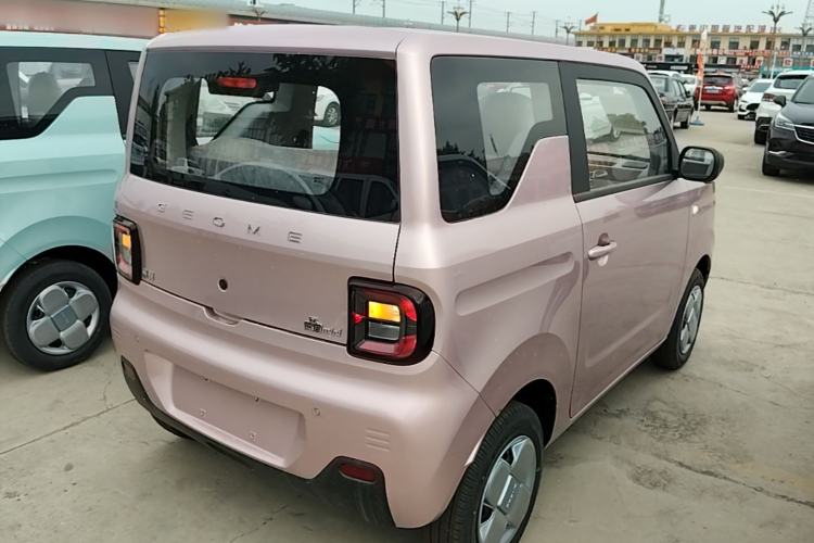 Used Geely Galaxy Panda 2024 Panda Mini 200km Endurance Bear Rear Right 45 Deg