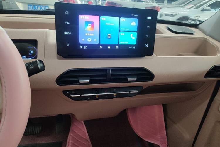 Used Geely Galaxy Panda 2024 Panda Mini 200km Endurance Bear Audio And AC Panel