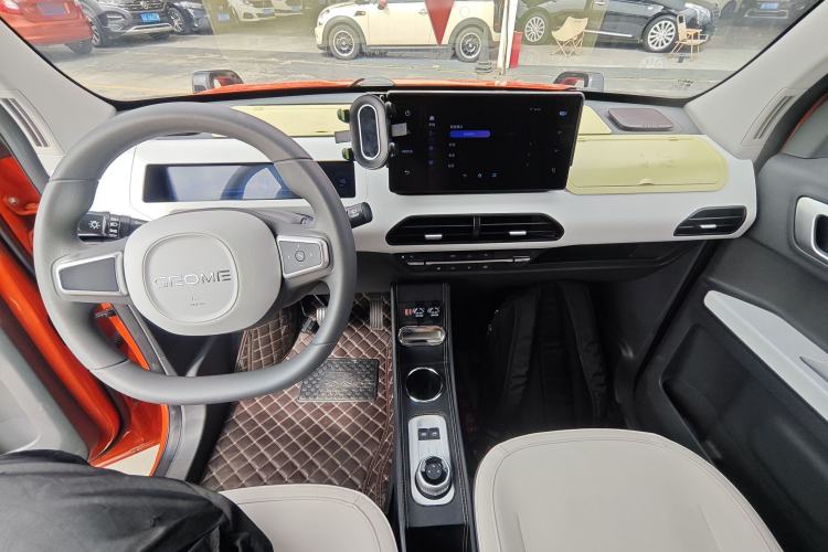 Used Geely Galaxy Panda 2024 200km Panda Rider Center Console