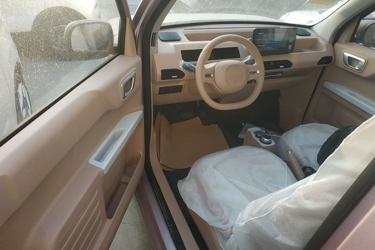 Used Geely Galaxy Panda 2024 Panda Mini 200km Endurance Bear Driver Seat