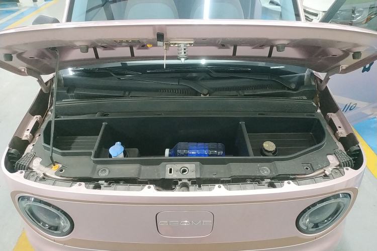 Used Geely Galaxy Panda 2024 Panda Mini 200km Endurance Bear Engine Bay