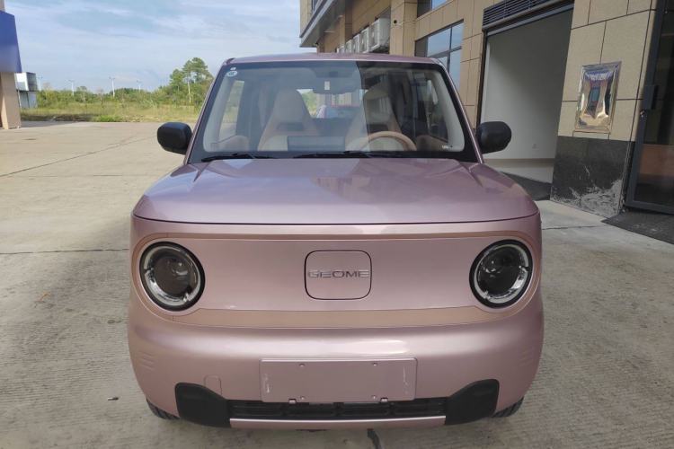 Used Geely Galaxy Panda 2024 Panda Mini 200km Endurance Bear Exterior 1